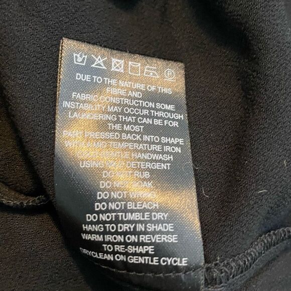 Tigerlily Revolve Embroidered Trim Cropped Tank Top Black Flowy Tiered Sleeveles - Picture 9 of 9